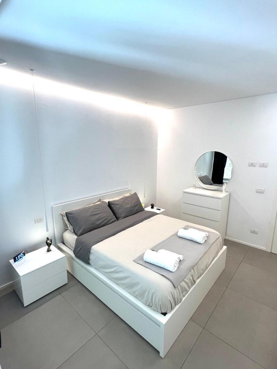 White Roma - Elegant And Comfortable Torino Eksteriør billede